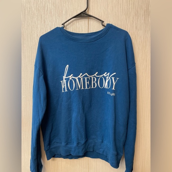 Fancy Homebody Matching Set - Blue Sweatshirt & Shorts (Size M) - Picture 10 of 11